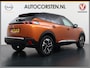 Peugeot e-2008 EV Allure 50kWh SOH 97% Two Tone 3D-Navi Stoelverwarming Apple Carplay Android Auto Ecc Cruise Control Regen-Lichtsensor Privacy Glas Keyless Connected-Apps DAB Bluetooth Led Lane Assist Isofix Dealeronderhouden 1e Eigenaar Origineel Nederlandse Auto