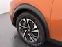 Peugeot e-2008 EV Allure 50kWh SOH 97% Two Tone 3D-Navi Stoelverwarming Apple Carplay Android Auto Ecc Cruise Control Regen-Lichtsensor Privacy Glas Keyless Connected-Apps DAB Bluetooth Led Lane Assist Isofix Dealeronderhouden 1e Eigenaar Origineel Nederlandse Auto
