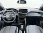 Peugeot e-2008 EV Allure 50kWh SOH 97% Two Tone 3D-Navi Stoelverwarming Apple Carplay Android Auto Ecc Cruise Control Regen-Lichtsensor Privacy Glas Keyless Connected-Apps DAB Bluetooth Led Lane Assist Isofix Dealeronderhouden 1e Eigenaar Origineel Nederlandse Auto