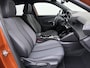 Peugeot e-2008 EV Allure 50kWh SOH 97% Two Tone 3D-Navi Stoelverwarming Apple Carplay Android Auto Ecc Cruise Control Regen-Lichtsensor Privacy Glas Keyless Connected-Apps DAB Bluetooth Led Lane Assist Isofix Dealeronderhouden 1e Eigenaar Origineel Nederlandse Auto