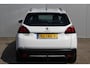 Peugeot 2008 1.2-110pk PureTech Allure. Hoogzitter met weinig km's ! Trekhaak, Climate Controle, Cruise Controle, Navigatie, Camera,