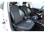 Peugeot 2008 1.2-110pk PureTech Allure. Hoogzitter met weinig km's ! Trekhaak, Climate Controle, Cruise Controle, Navigatie, Camera,