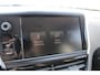 Peugeot 2008 1.2-110pk PureTech Allure. Hoogzitter met weinig km's ! Trekhaak, Climate Controle, Cruise Controle, Navigatie, Camera,