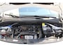 Peugeot 2008 1.2-110pk PureTech Allure. Hoogzitter met weinig km's ! Trekhaak, Climate Controle, Cruise Controle, Navigatie, Camera,