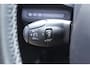 Peugeot 2008 1.2-110pk PureTech Allure. Hoogzitter met weinig km's ! Trekhaak, Climate Controle, Cruise Controle, Navigatie, Camera,