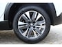 Peugeot 2008 1.2-110pk PureTech Allure. Hoogzitter met weinig km's ! Trekhaak, Climate Controle, Cruise Controle, Navigatie, Camera,