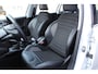 Peugeot 2008 1.2-110pk PureTech Allure. Hoogzitter met weinig km's ! Trekhaak, Climate Controle, Cruise Controle, Navigatie, Camera,