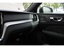 Volvo V60 T8 Plug-in hybrid AWD Plus Dark SOH-waarde 100% | Trekhaak | Verwarmbare voorstoelen, achterbank en stuurwiel | 360 graden camera | Premium audio by Harman Kardon | Adaptieve cruise control |