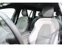 Volvo V60 T8 Plug-in hybrid AWD Plus Dark SOH-waarde 100% | Trekhaak | Verwarmbare voorstoelen, achterbank en stuurwiel | 360 graden camera | Premium audio by Harman Kardon | Adaptieve cruise control |