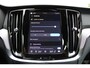 Volvo V60 T8 Plug-in hybrid AWD Plus Dark SOH-waarde 100% | Trekhaak | Verwarmbare voorstoelen, achterbank en stuurwiel | 360 graden camera | Premium audio by Harman Kardon | Adaptieve cruise control |