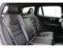 Volvo V60 T8 Plug-in hybrid AWD Plus Dark SOH-waarde 100% | Trekhaak | Verwarmbare voorstoelen, achterbank en stuurwiel | 360 graden camera | Premium audio by Harman Kardon | Adaptieve cruise control |