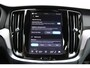 Volvo V60 T8 Plug-in hybrid AWD Plus Dark SOH-waarde 100% | Trekhaak | Verwarmbare voorstoelen, achterbank en stuurwiel | 360 graden camera | Premium audio by Harman Kardon | Adaptieve cruise control |