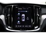 Volvo V60 T8 Plug-in hybrid AWD Plus Dark SOH-waarde 100% | Trekhaak | Verwarmbare voorstoelen, achterbank en stuurwiel | 360 graden camera | Premium audio by Harman Kardon | Adaptieve cruise control |