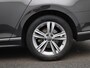 Volkswagen Passat 1.5 TSI R-Line Business + AUTOMAAT | NAVIGATIE | CAMERA | MASSAGE | STOELVERWARMING