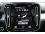Volvo XC40 1.5 T4 Recharge R-Design Expression | Panoramadak | Keyless | Apple carplay/Android auto | Verwarmbare voorruit | BLIS | DAB | Achteruitrijcamera | Parkeersensoren Voor & Achter | Elektrische Achterklep | Lederen Bekleding |