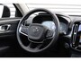 Volvo XC40 1.5 T4 Recharge R-Design Expression | Panoramadak | Keyless | Apple carplay/Android auto | Verwarmbare voorruit | BLIS | DAB | Achteruitrijcamera | Parkeersensoren Voor & Achter | Elektrische Achterklep | Lederen Bekleding |