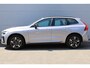 Volvo XC60 2.0 T6 Plug-in hybrid AWD Plus Dark | SOH-waarde 100% |Trekhaak | 360 graden camera | Head-up display | Verwarmbare voorstoelen en stuurwiel | Premium audio by Harman Kardon |