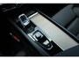 Volvo XC60 2.0 T6 Plug-in hybrid AWD Plus Dark | SOH-waarde 100% |Trekhaak | 360 graden camera | Head-up display | Verwarmbare voorstoelen en stuurwiel | Premium audio by Harman Kardon |