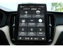 Volvo XC60 2.0 T6 Plug-in hybrid AWD Plus Dark | SOH-waarde 100% |Trekhaak | 360 graden camera | Head-up display | Verwarmbare voorstoelen en stuurwiel | Premium audio by Harman Kardon |