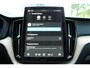 Volvo XC60 2.0 T6 Plug-in hybrid AWD Plus Dark | SOH-waarde 100% |Trekhaak | 360 graden camera | Head-up display | Verwarmbare voorstoelen en stuurwiel | Premium audio by Harman Kardon |