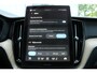 Volvo XC60 2.0 T6 Plug-in hybrid AWD Plus Dark | SOH-waarde 100% |Trekhaak | 360 graden camera | Head-up display | Verwarmbare voorstoelen en stuurwiel | Premium audio by Harman Kardon |