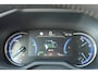 Toyota RAV4 2.5 Hybrid Active Automaat | Apple Carplay / Android auto | Achteruitrij camera | Stoel verwarming | 17” lichtmetalen velgen | 7 inch digitaal instrumentenpaneel | Parkeerhulpcamera achter met breedbe