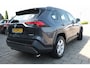 Toyota RAV4 2.5 Hybrid Active Automaat | Apple Carplay / Android auto | Achteruitrij camera | Stoel verwarming | 17” lichtmetalen velgen | 7 inch digitaal instrumentenpaneel | Parkeerhulpcamera achter met breedbe