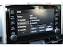 Toyota RAV4 2.5 Hybrid Active Automaat | Apple Carplay / Android auto | Achteruitrij camera | Stoel verwarming | 17” lichtmetalen velgen | 7 inch digitaal instrumentenpaneel | Parkeerhulpcamera achter met breedbe