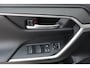 Toyota RAV4 2.5 Hybrid Active Automaat | Apple Carplay / Android auto | Achteruitrij camera | Stoel verwarming | 17” lichtmetalen velgen | 7 inch digitaal instrumentenpaneel | Parkeerhulpcamera achter met breedbe