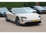 Porsche Taycan Performance 84 kWh / SoH 89,3% / Panoramadak / Camera / Luchtvering / 20'' / Leder / CarPlay / Stoelverwarming / DAB / ACC