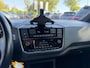 Volkswagen Up! 1.0 BMT cross up! / NL Auto! / 1e Eign. / Camera / Navi. by App / 16'' / Getint glas / Stoelverwarming / DAB / Cruise Control / Climate Control
