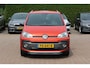 Volkswagen Up! 1.0 BMT cross up! / NL Auto! / 1e Eign. / Camera / Navi. by App / 16'' / Getint glas / Stoelverwarming / DAB / Cruise Control / Climate Control