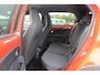 Volkswagen Up! 1.0 BMT cross up! / NL Auto! / 1e Eign. / Camera / Navi. by App / 16'' / Getint glas / Stoelverwarming / DAB / Cruise Control / Climate Control