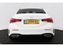 Mercedes-Benz A-klasse 180 Business Solution AMG (STOELVERWARMING, SFEERVERLICHTING, CAMERA, NAVIGATIE, PARKEERSENSOREN)