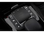 Mercedes-Benz A-klasse 180 Business Solution AMG (STOELVERWARMING, SFEERVERLICHTING, CAMERA, NAVIGATIE, PARKEERSENSOREN)