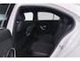 Mercedes-Benz A-klasse 180 Business Solution AMG (STOELVERWARMING, SFEERVERLICHTING, CAMERA, NAVIGATIE, PARKEERSENSOREN)
