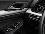 Volkswagen Golf 1.0 eTSI 110pk DSG Life · Camera · Apple/Android Car Play · Navigatie · P-Sensoren · 16'' Inch · Garantie t/m 04-02-2028 of 100.000km