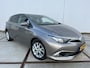 Toyota Auris 1.8 Hybrid Executive Clima | bluetooth | stoelverwarming | navi | isofix | Lm velgen | privacy glass