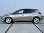 Toyota Auris 1.8 Hybrid Executive Clima | bluetooth | stoelverwarming | navi | isofix | Lm velgen | privacy glass