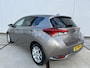 Toyota Auris 1.8 Hybrid Executive Clima | bluetooth | stoelverwarming | navi | isofix | Lm velgen | privacy glass