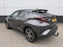Toyota C-HR / C-HR+ 1.8 Hybrid Bi-Tone clima - full map navi - trekhaak - half leder - JBL - privacy glass - camera - sensoren