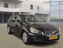 Volvo V60 1.6 T3 Kinetic Airco Cruise Leder Navi PDC Xenon
