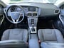 Volvo V40 Cross Country 2.0 T3 Momentum | Rijklaar incl 12 mnd Bovag | Darktint Parkeersensoren voor + achter Trekhaak
