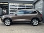 Volkswagen Touareg 3.0 TSI Hybrid Highline Luchtvering Stoelkoeling verwarming Panorama dak Camera Trekhaak 3500kg trekgewicht Telefoonverbinding Stoelmemory Parkeersensoren Onderhoudshistorie bekend