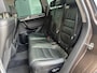 Volkswagen Touareg 3.0 TSI Hybrid Highline Luchtvering Stoelkoeling verwarming Panorama dak Camera Trekhaak 3500kg trekgewicht Telefoonverbinding Stoelmemory Parkeersensoren Onderhoudshistorie bekend
