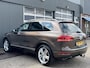 Volkswagen Touareg 3.0 TSI Hybrid Highline Luchtvering Stoelkoeling verwarming Panorama dak Camera Trekhaak 3500kg trekgewicht Telefoonverbinding Stoelmemory Parkeersensoren Onderhoudshistorie bekend
