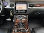 Volkswagen Touareg 3.0 TSI Hybrid Highline Luchtvering Stoelkoeling verwarming Panorama dak Camera Trekhaak 3500kg trekgewicht Telefoonverbinding Stoelmemory Parkeersensoren Onderhoudshistorie bekend