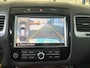 Volkswagen Touareg 3.0 TSI Hybrid Highline Luchtvering Stoelkoeling verwarming Panorama dak Camera Trekhaak 3500kg trekgewicht Telefoonverbinding Stoelmemory Parkeersensoren Onderhoudshistorie bekend