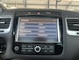 Volkswagen Touareg 3.0 TSI Hybrid Highline Luchtvering Stoelkoeling verwarming Panorama dak Camera Trekhaak 3500kg trekgewicht Telefoonverbinding Stoelmemory Parkeersensoren Onderhoudshistorie bekend