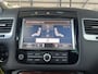 Volkswagen Touareg 3.0 TSI Hybrid Highline Luchtvering Stoelkoeling verwarming Panorama dak Camera Trekhaak 3500kg trekgewicht Telefoonverbinding Stoelmemory Parkeersensoren Onderhoudshistorie bekend